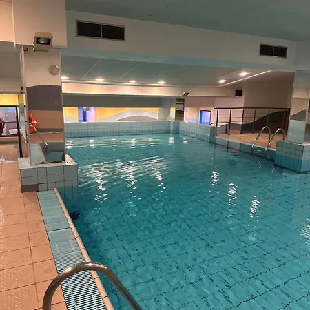 With Pool & Sauna Apartamento *