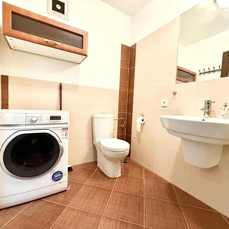 With Pool & Sauna Apartamento
